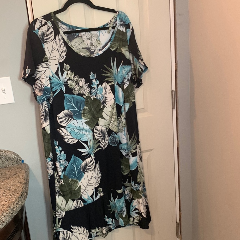 Breezy Tropical dress! 🌴🌴🌴